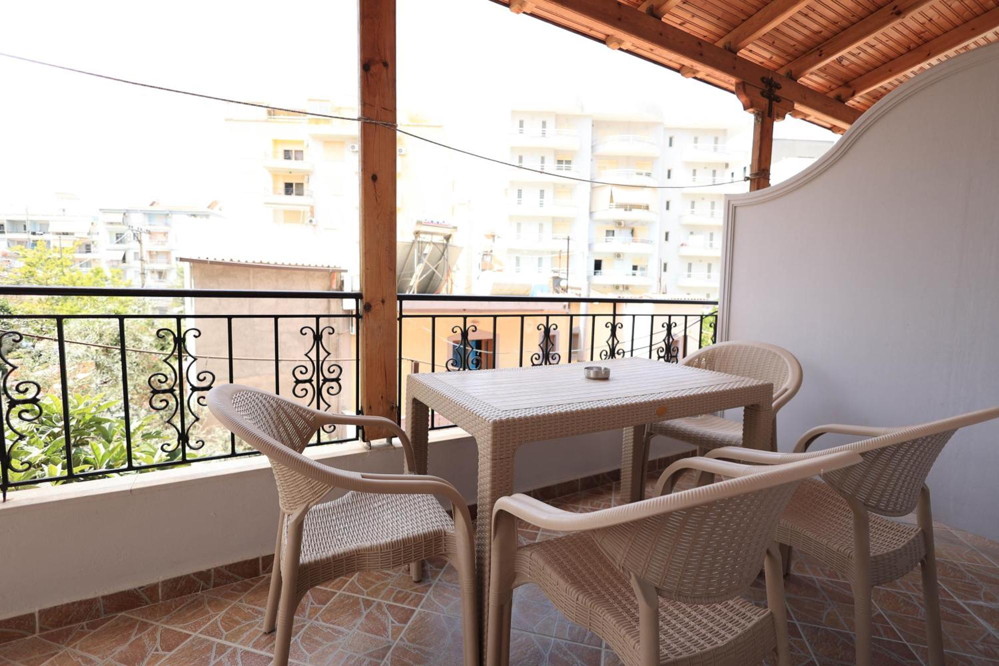 Kejsi Apartaments Sarandë エクステリア 写真