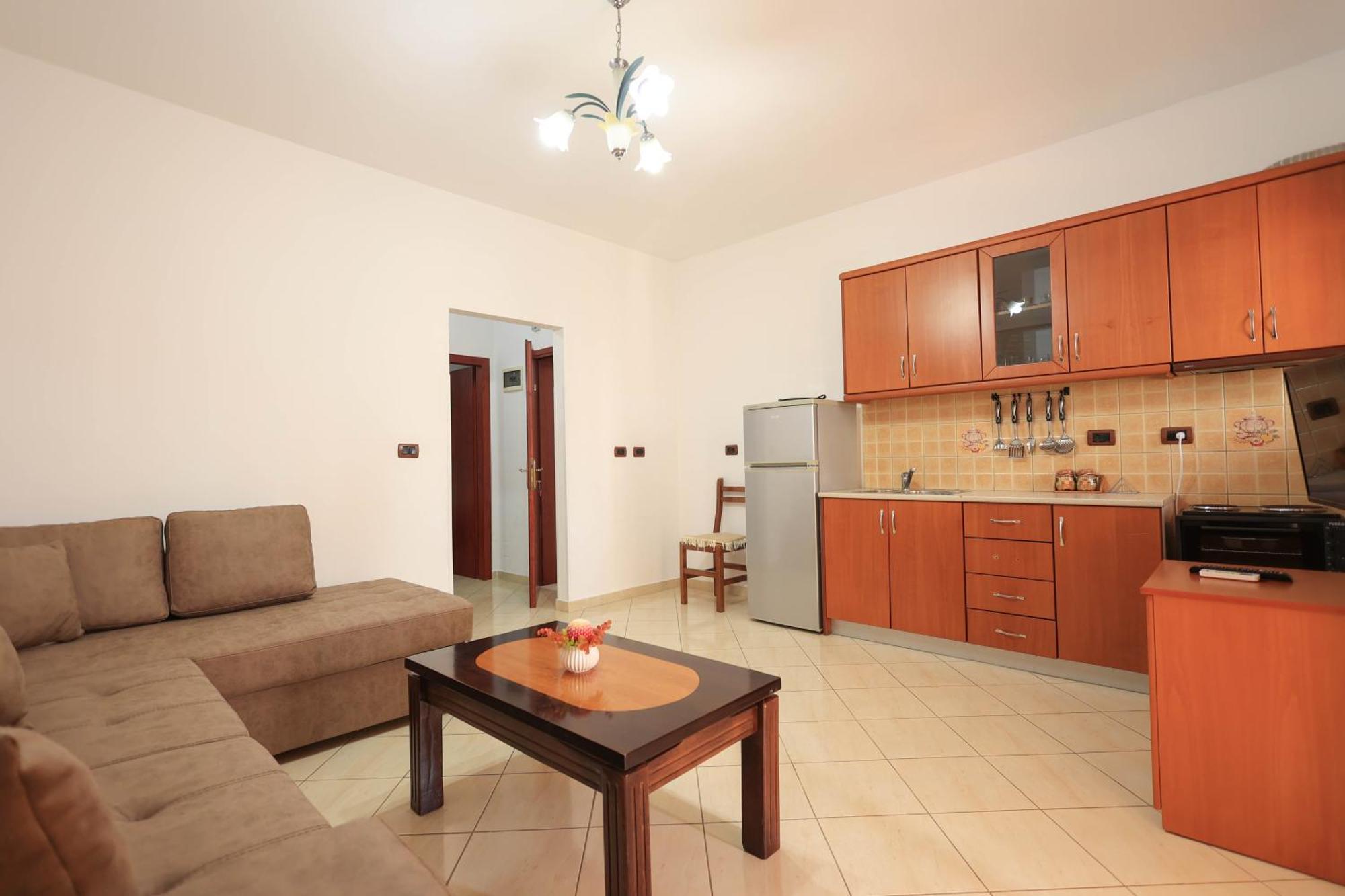 Kejsi Apartaments Sarandë エクステリア 写真